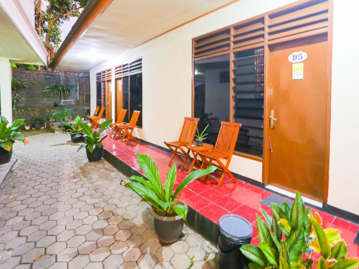 Oyo 93136 Hotel Santo Djaya 2 Bogor Exterior photo